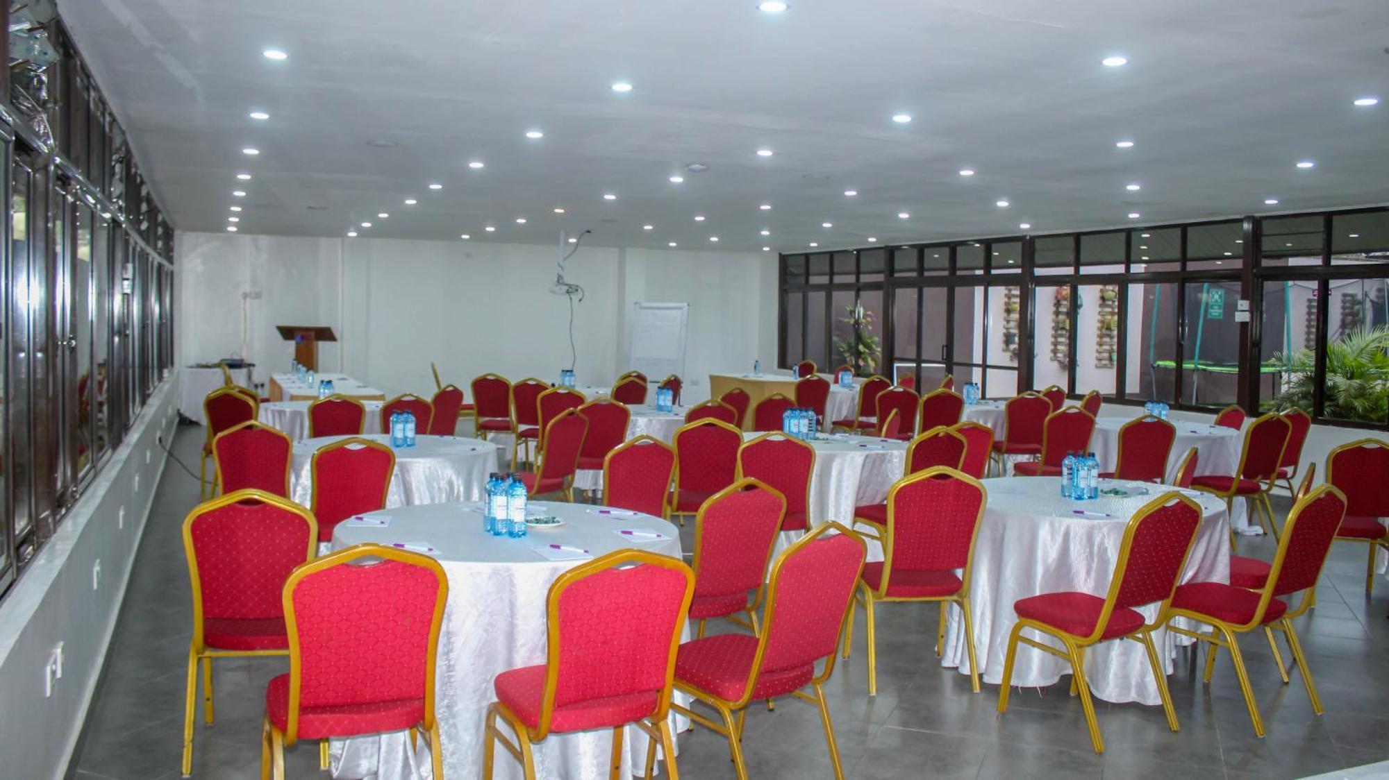 67 Airport Hotel Nairobi Mlolongo Экстерьер фото