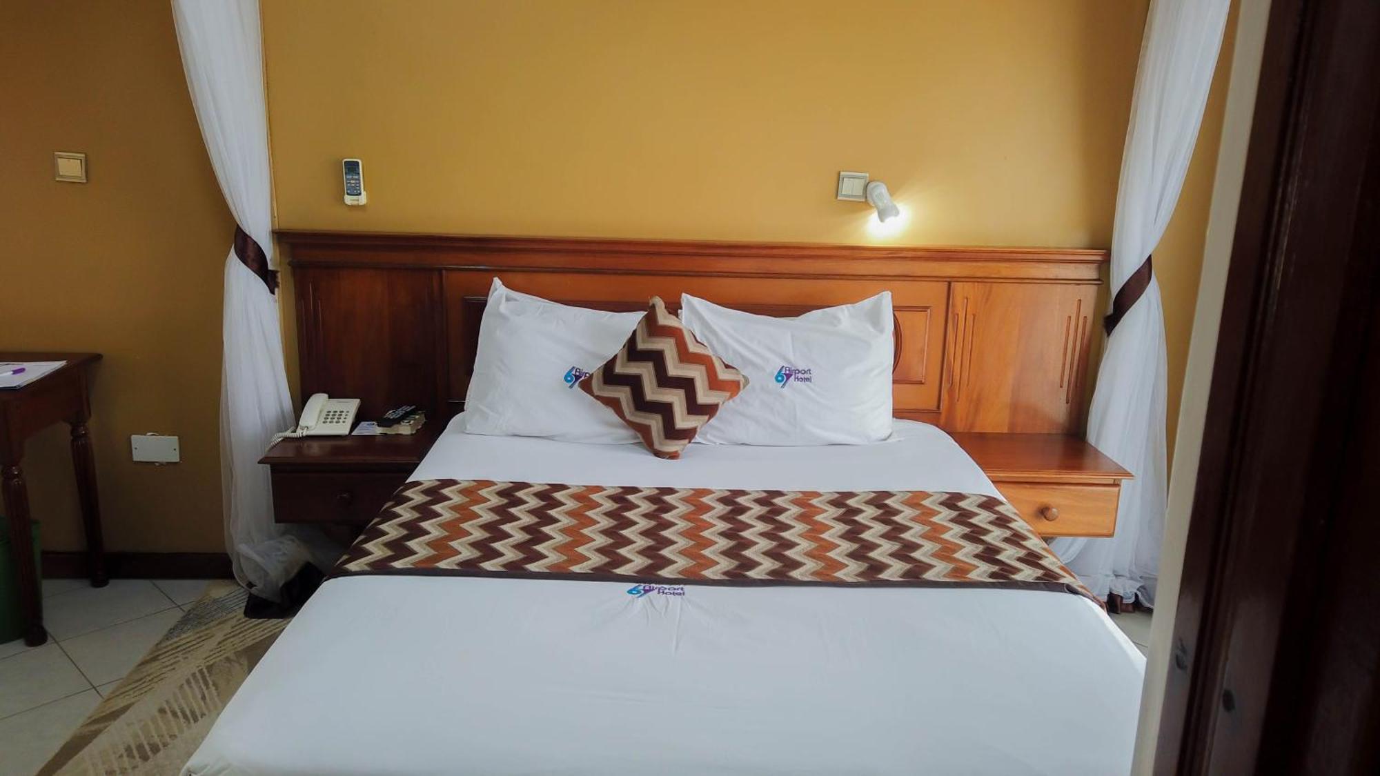 67 Airport Hotel Nairobi Mlolongo Экстерьер фото