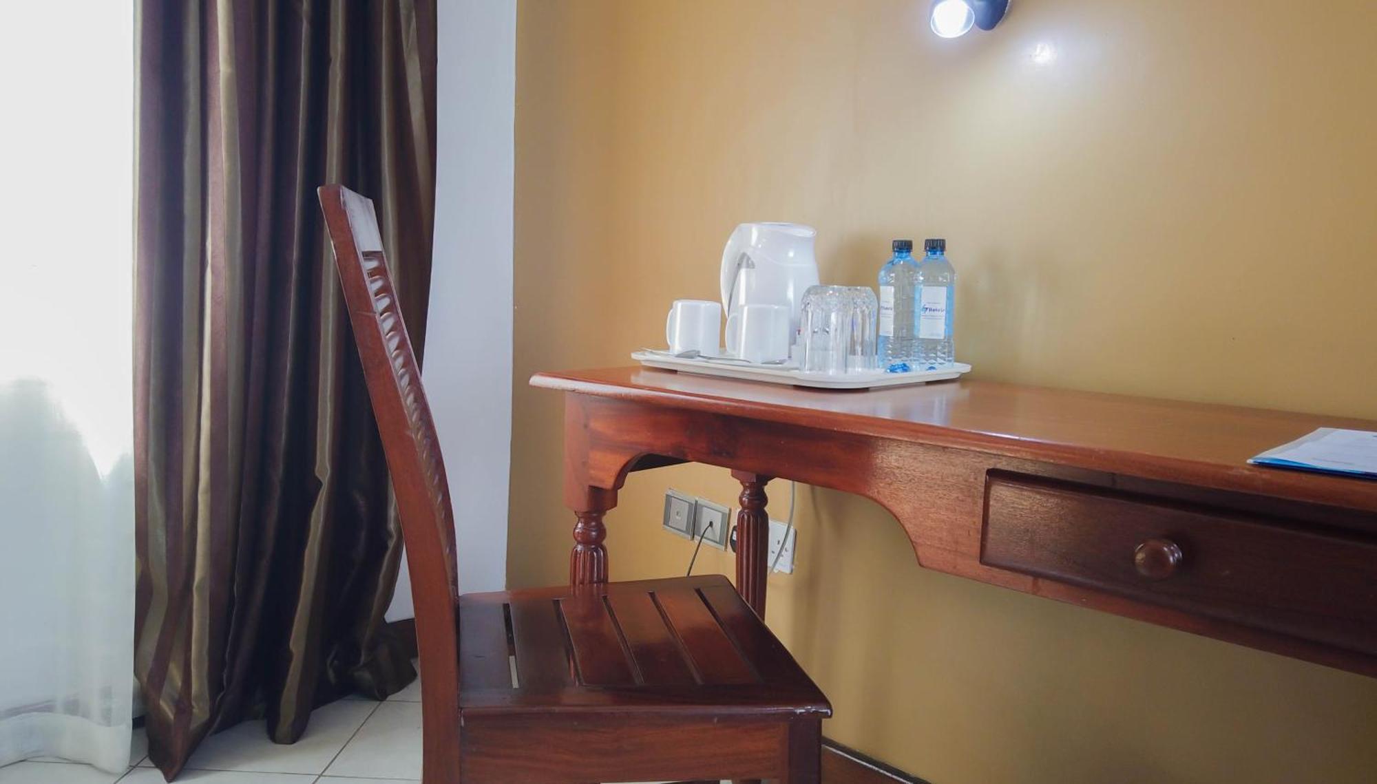 67 Airport Hotel Nairobi Mlolongo Экстерьер фото