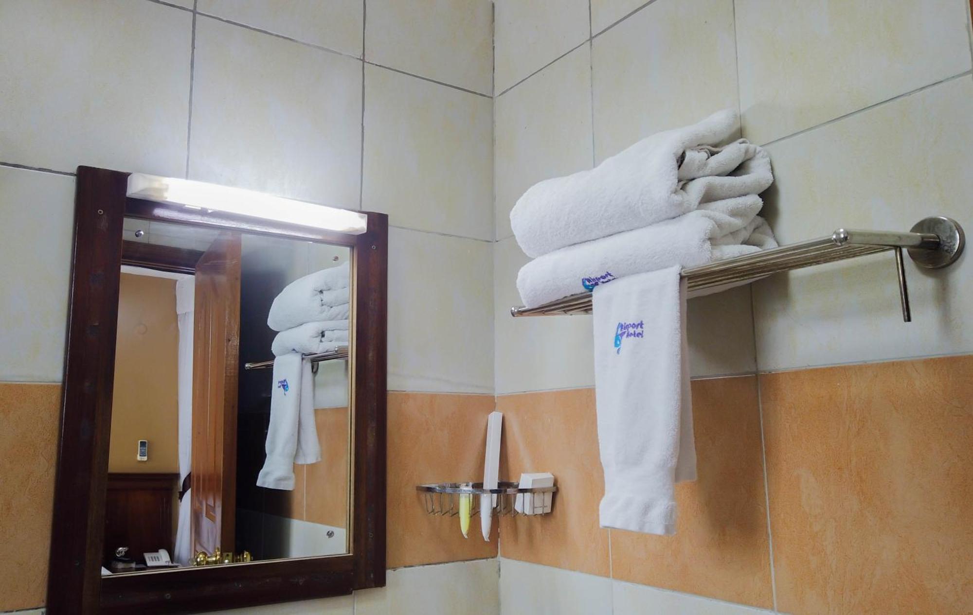 67 Airport Hotel Nairobi Mlolongo Экстерьер фото